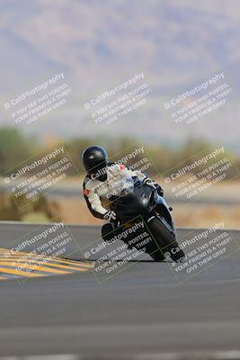 media/Sep-11-2022-SoCal Trackdays (Sun) [[81b7e951af]]/Turn 14 (1130am)/